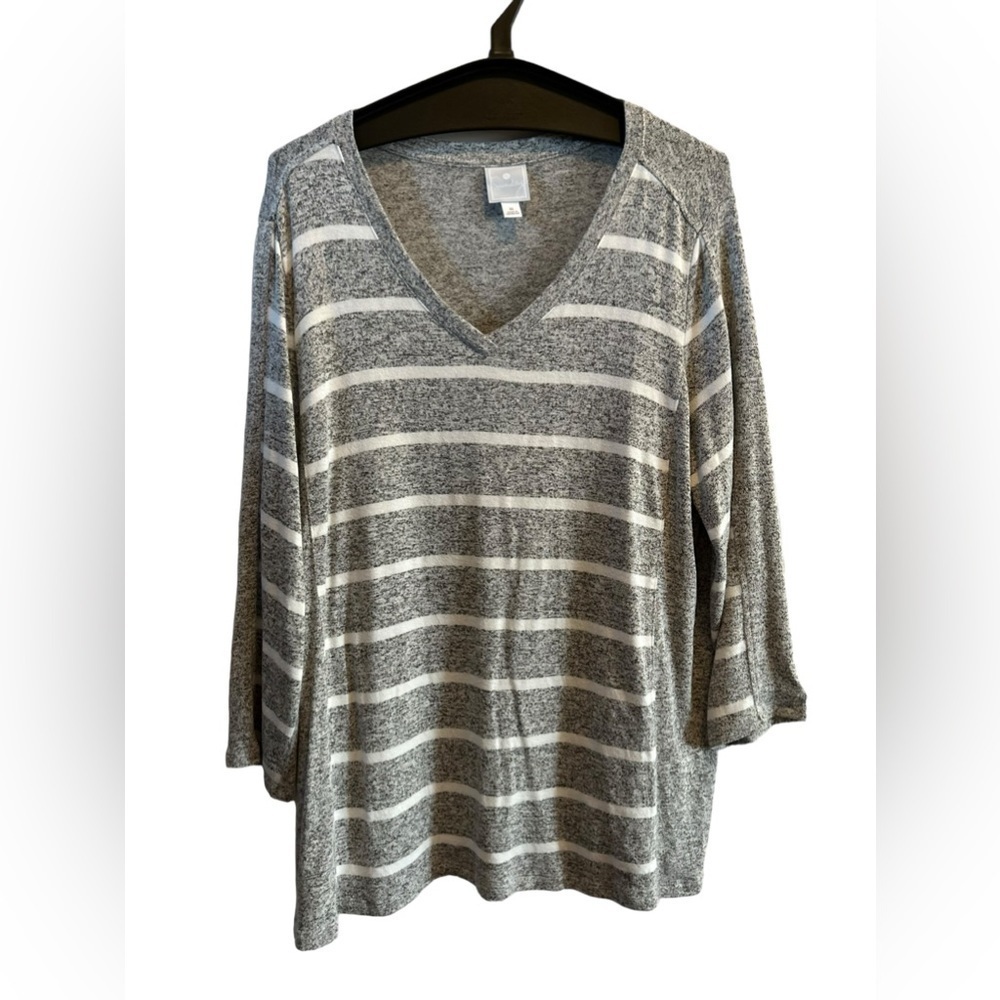 Sunday Dress barn XL soft, long sleeve, V-neck shirt